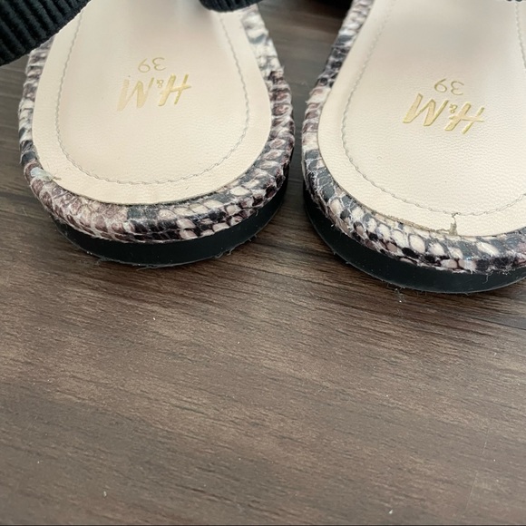 H&M Beige/snakeskin-patterned flat sandals size 8 - Picture 12 of 13
